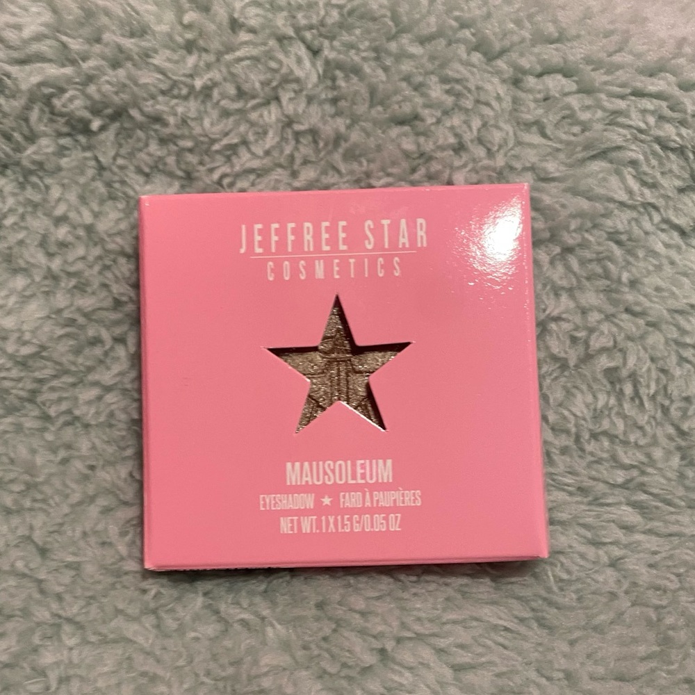 Mausoleum 🤍  Single Eyeshadow Jeffree Star